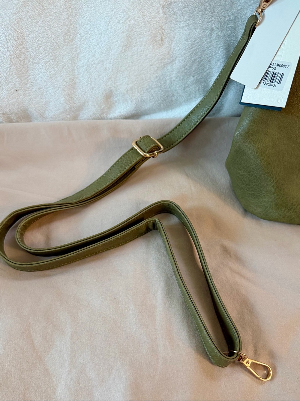 Le Mila NWT Olive Green Vegan Leather Hobo Bag with Front Zip Pocket - Picture 9 of 11